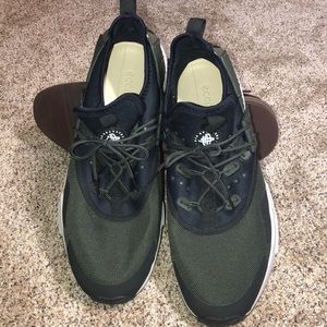 Men’s Nike air running shoes!